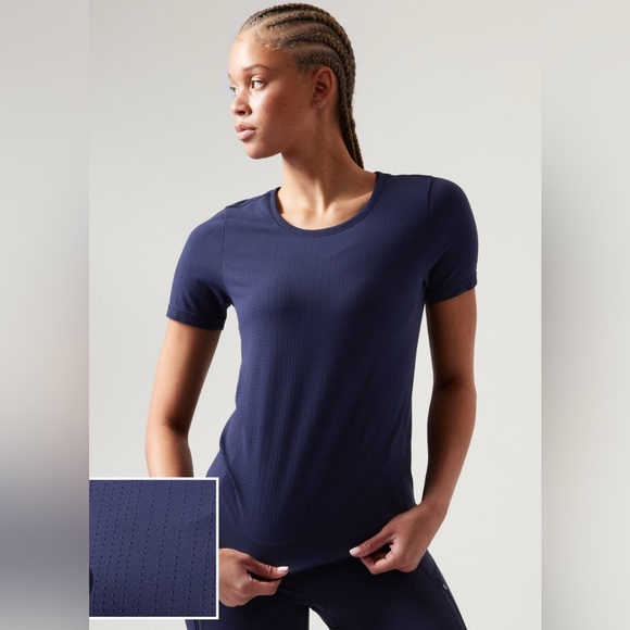 Athleta Tops - NWT Athleta In Motion Seamless Tee
